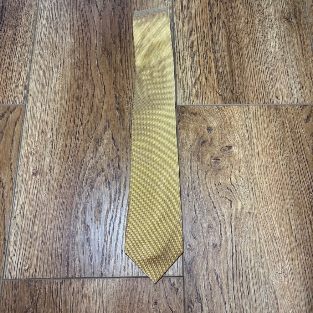 Jos A Bank Heritage Collection Gold Yellow Micro Pattern 100% Silk Mens Tie